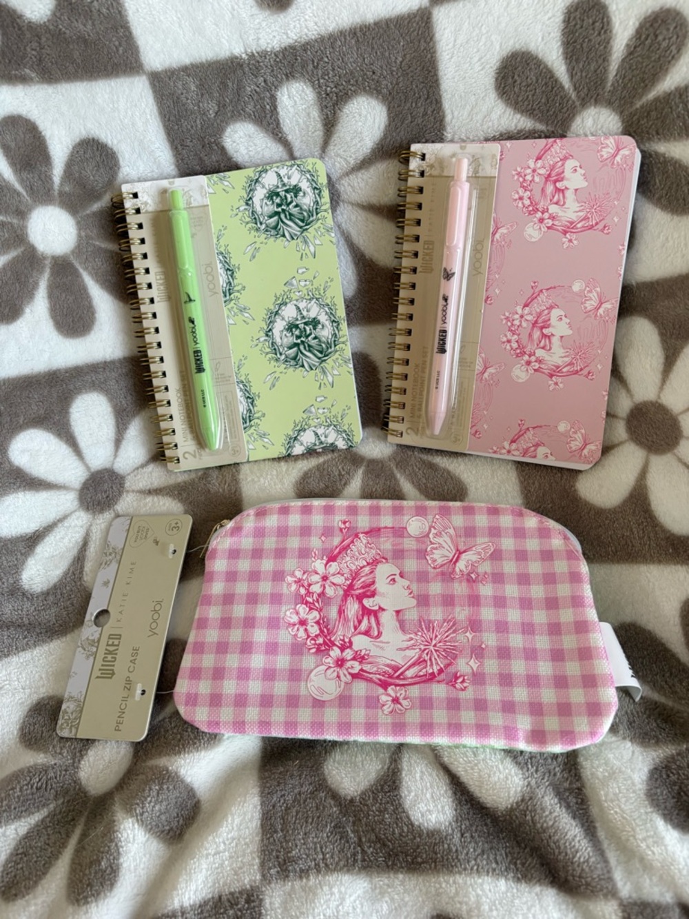 Wicked Glinda & Elphaba Gingham Pencil Case and Notebooks Bundle